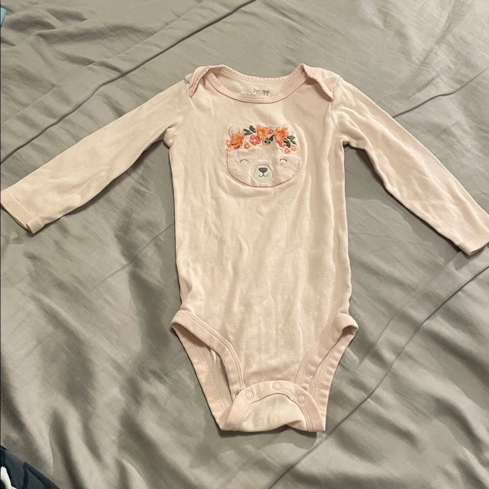 Carter’s long sleeves pink bear bodysuit